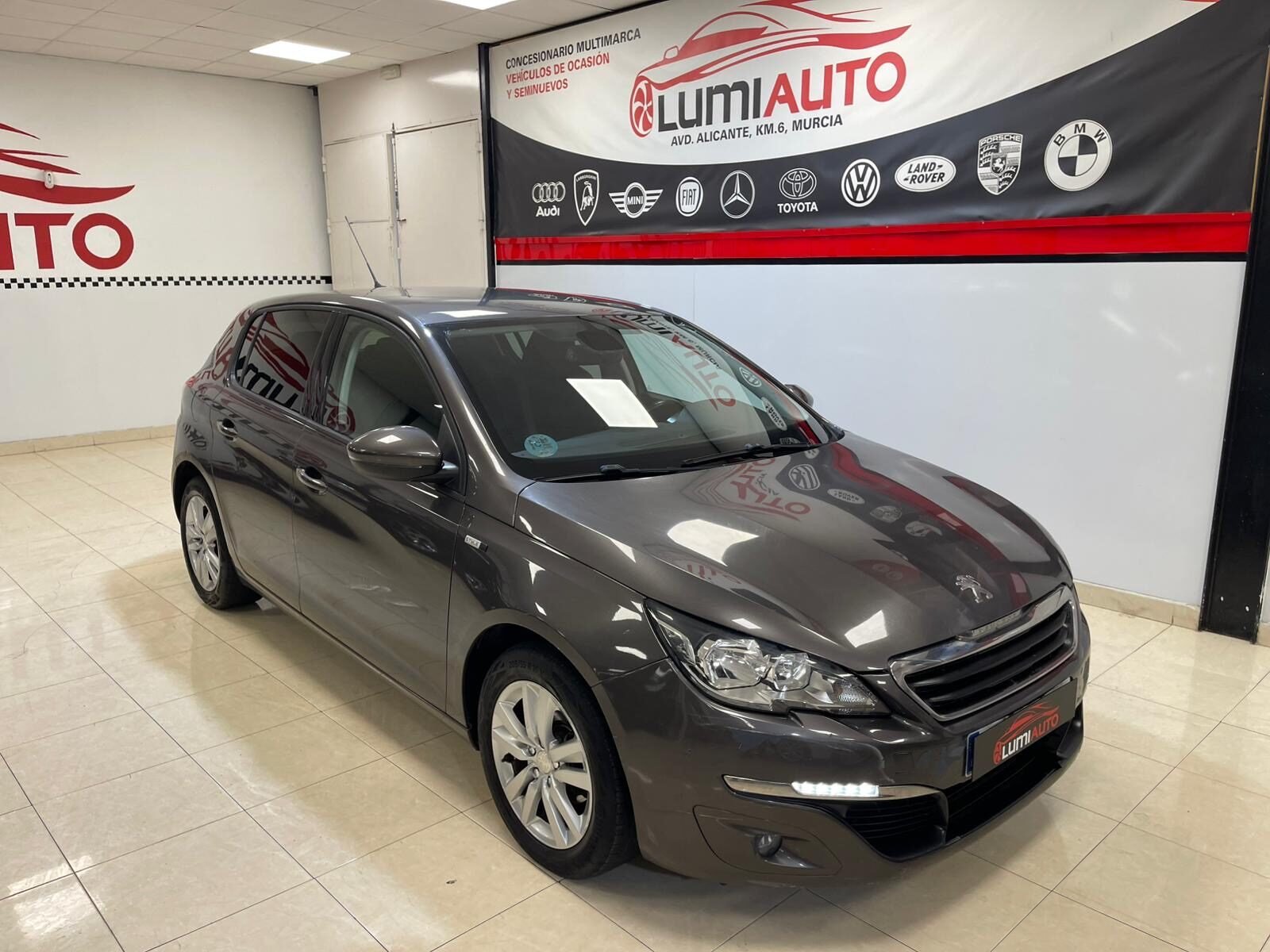 PEUGEOT 308 1.2
