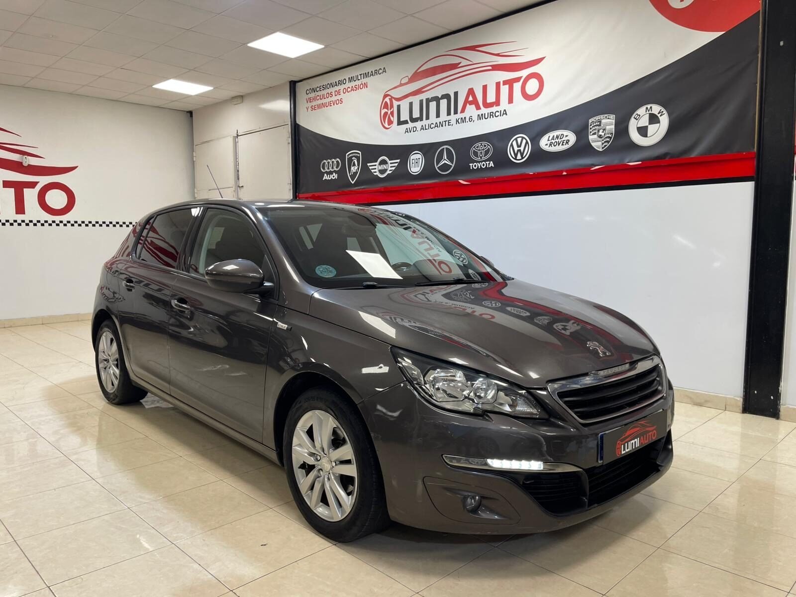 PEUGEOT 308 1.2