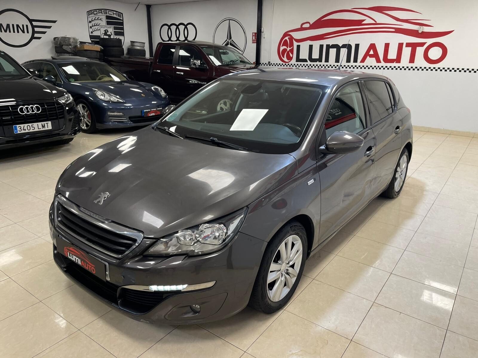 PEUGEOT 308 1.2
