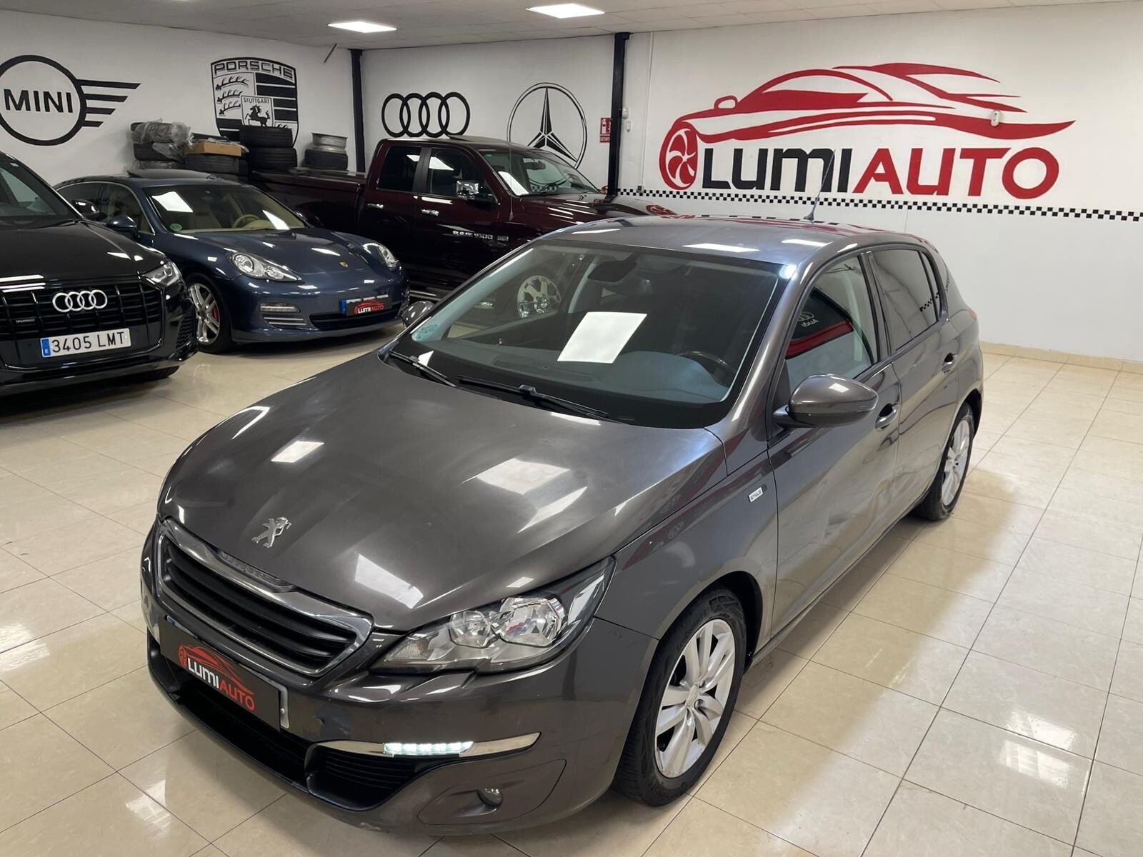 PEUGEOT 308 1.2