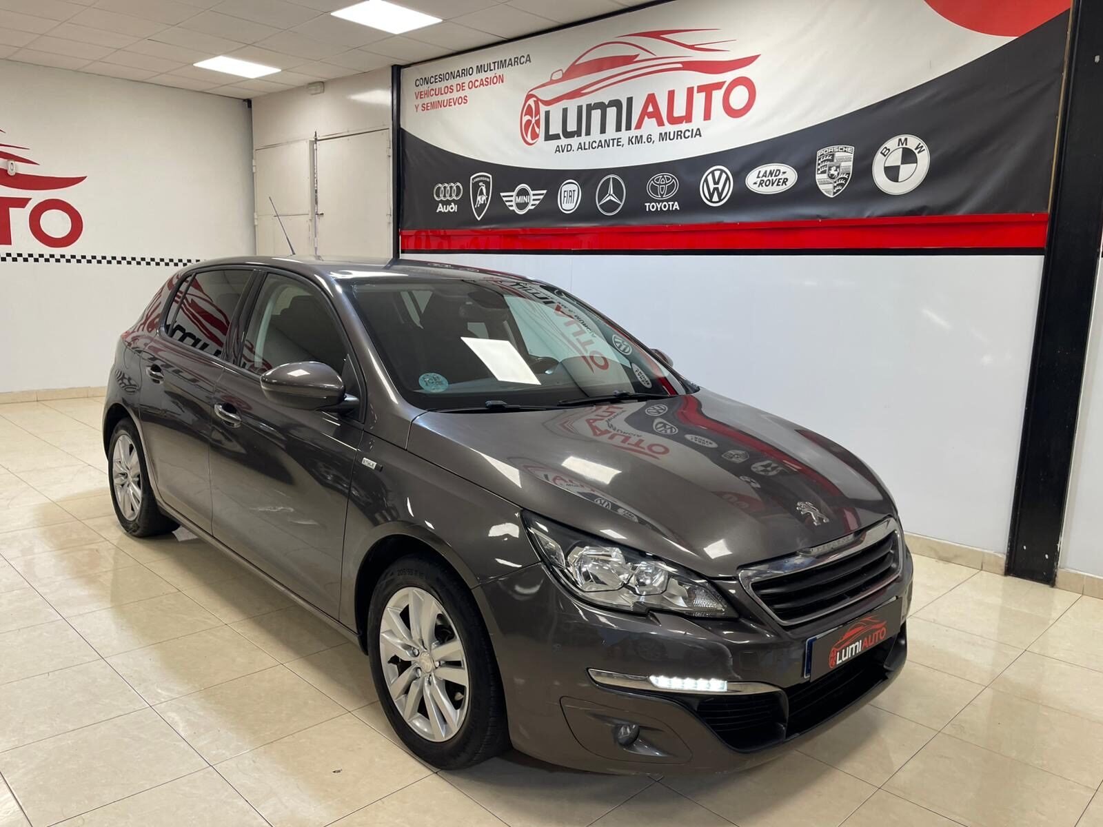 PEUGEOT 308 1.2