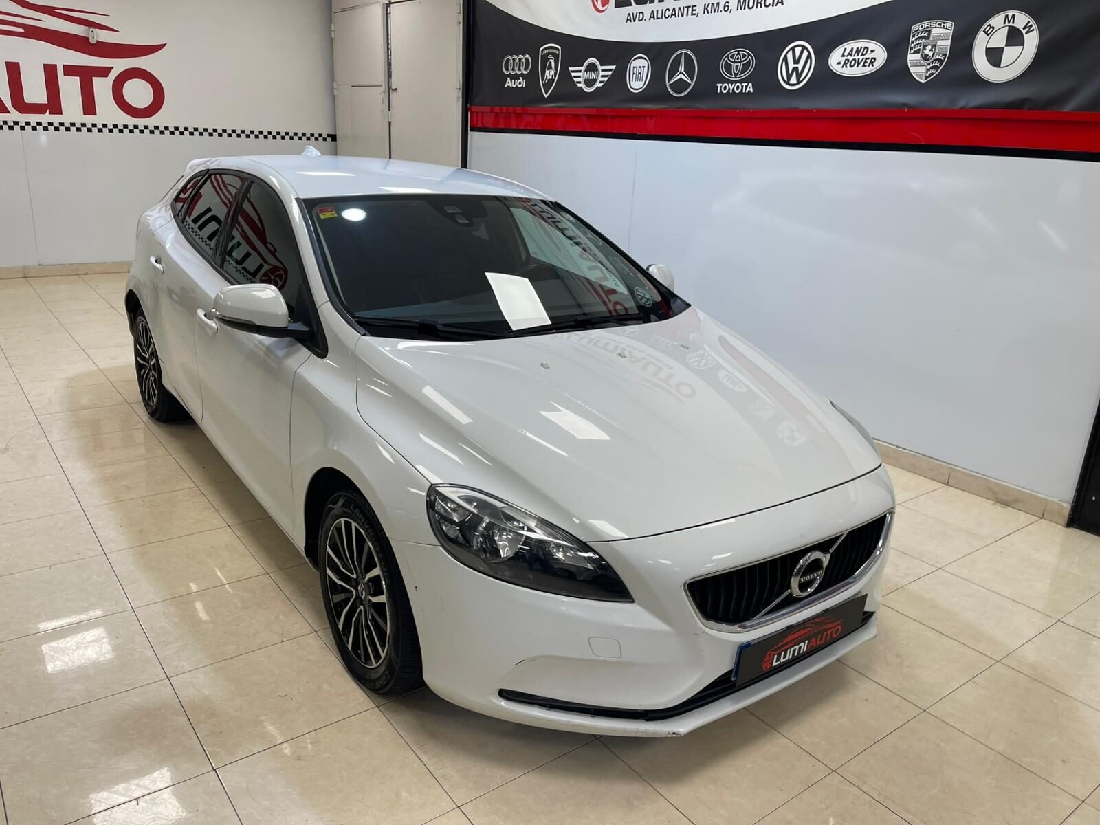 VOLVO V40 2.0 D3