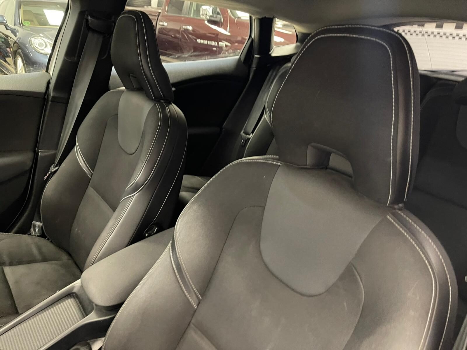 VOLVO V40 2.0 D3
