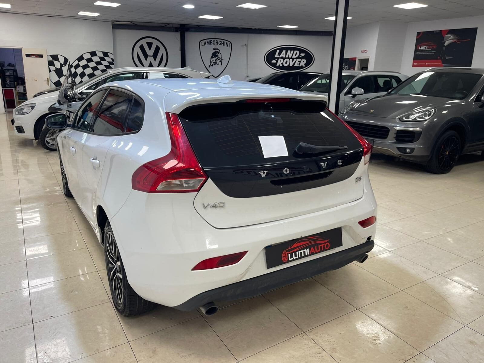 VOLVO V40 2.0 D3
