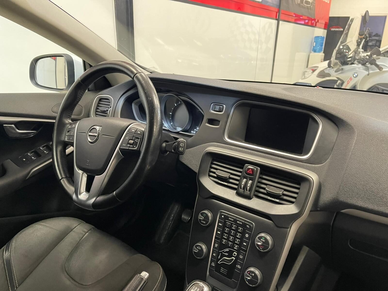 VOLVO V40 2.0 D3