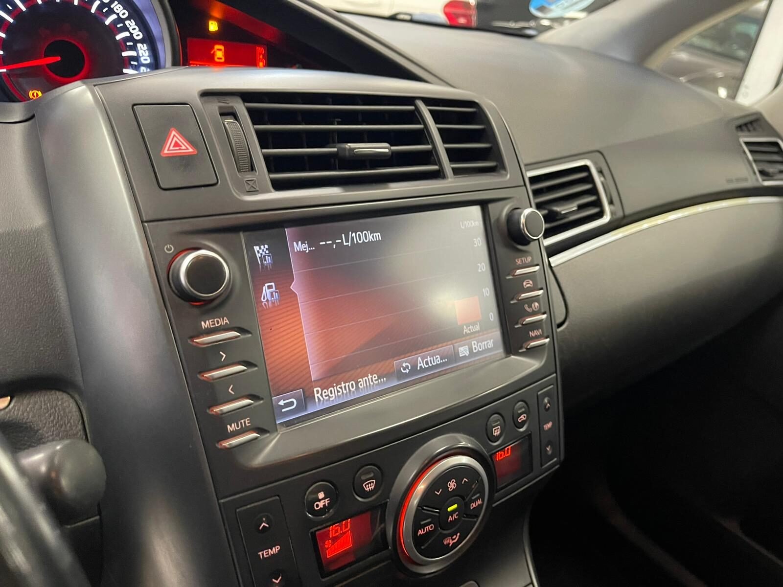 TOYOTA VERSO 1.8 - GLP