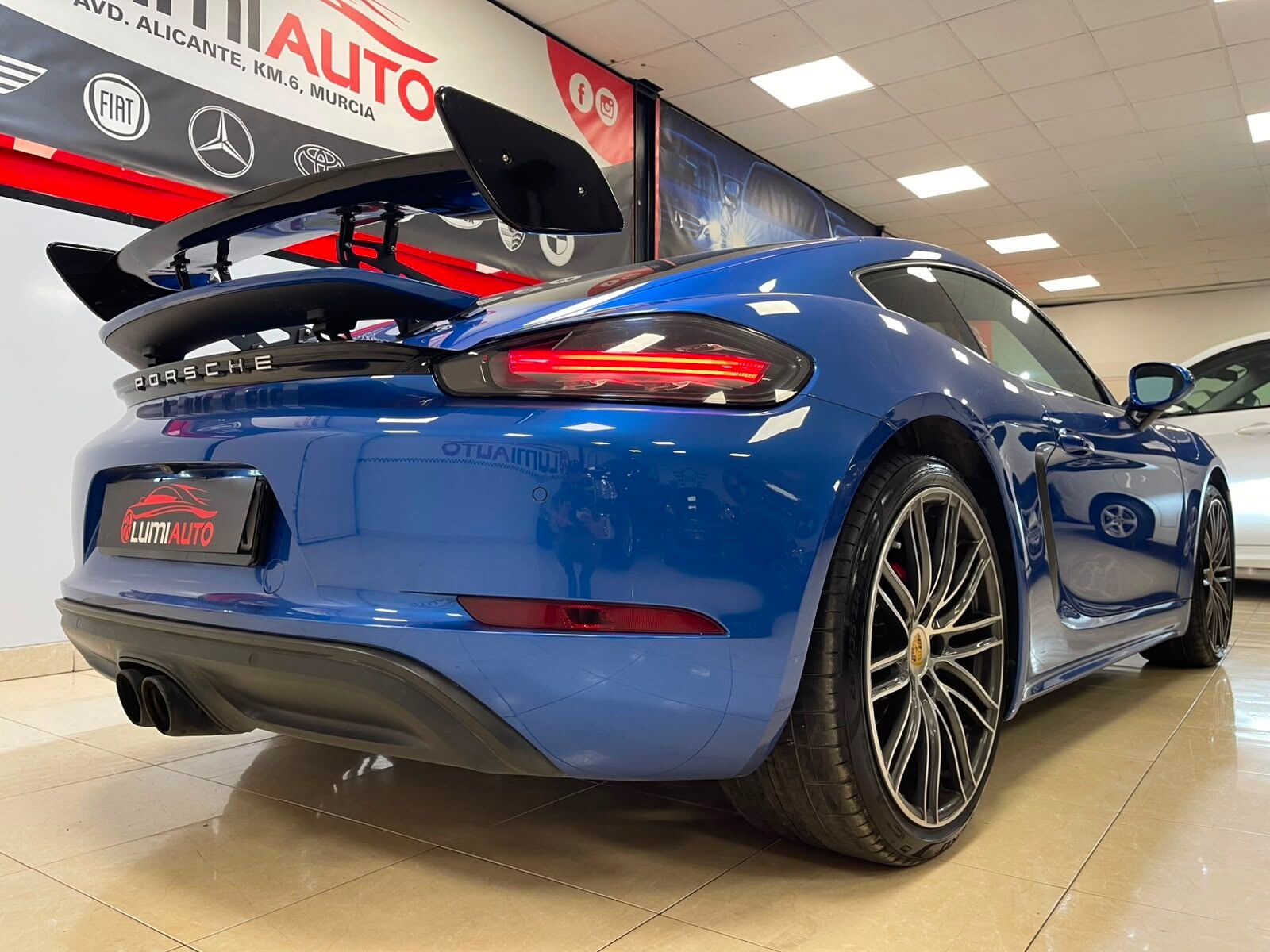 PORSCHE 718 Cayman S