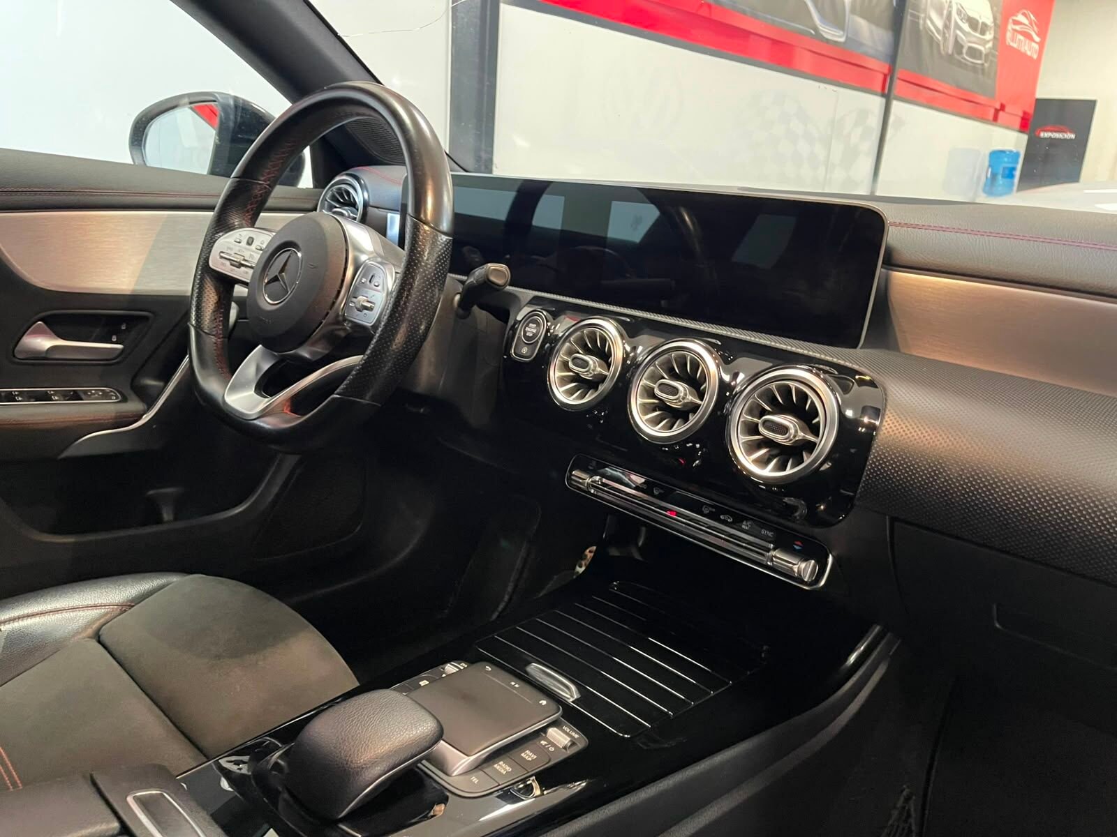 MERCEDES-BENZ CLA 200d AMG