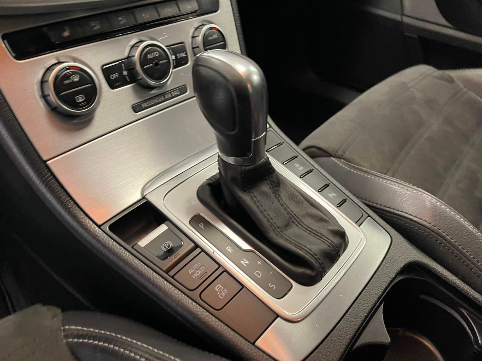 VOLKSWAGEN CC 2.0 TDI R-LINE