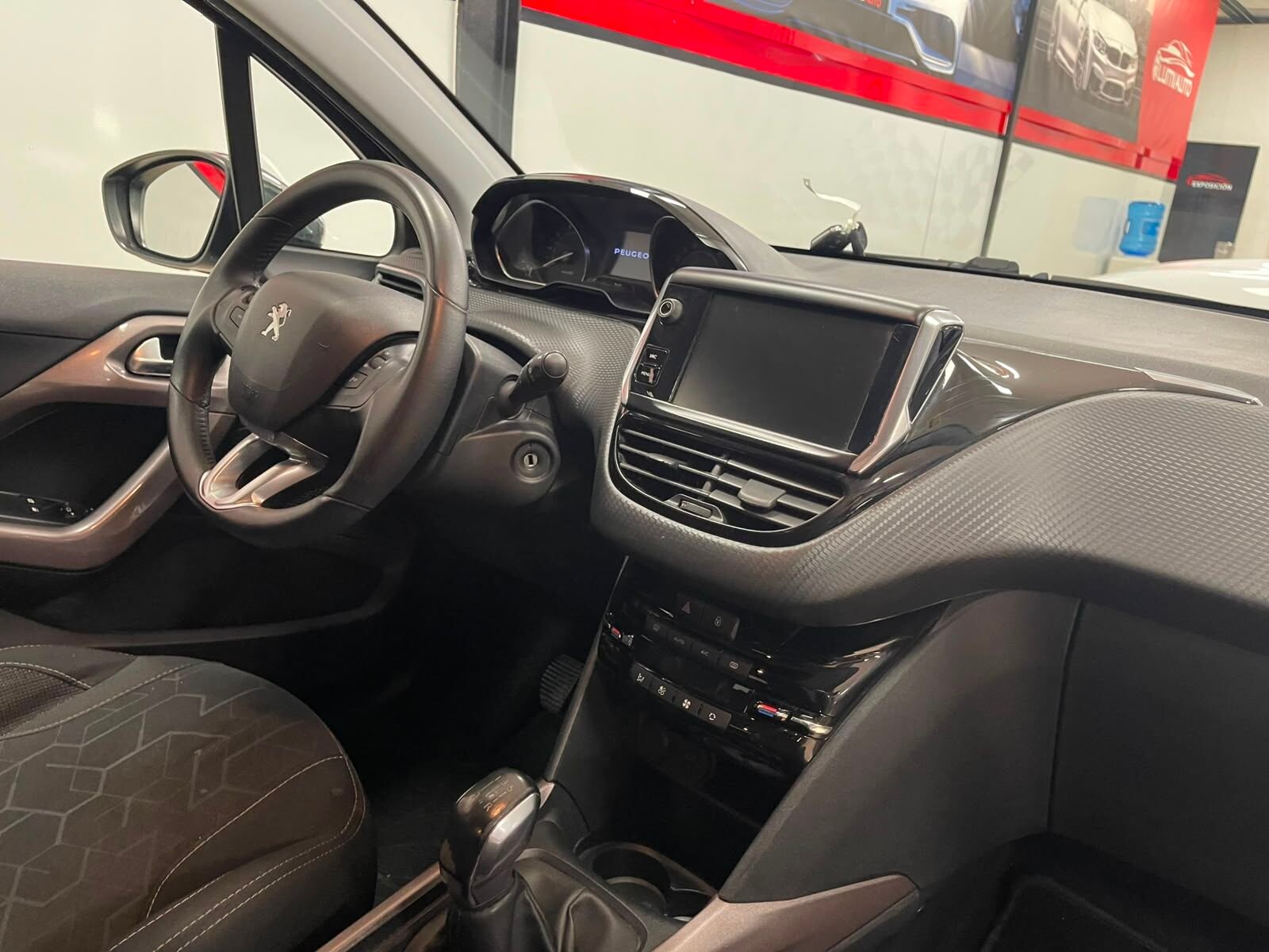 PEUGEOT 2008 1.2 Style