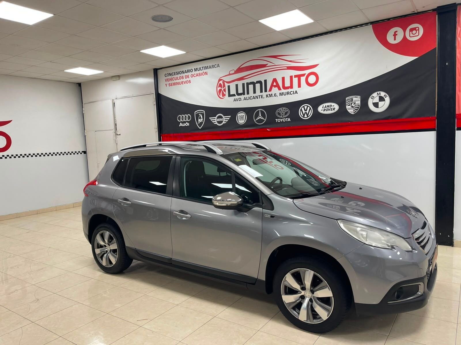 PEUGEOT 2008 1.2 Style
