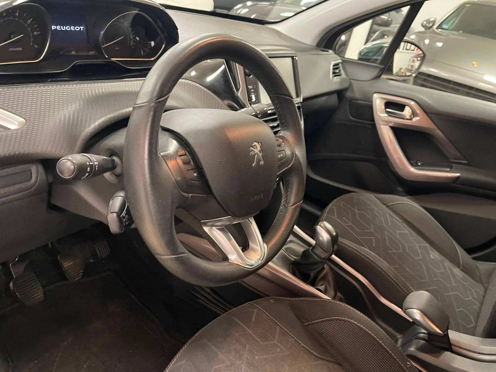 PEUGEOT 2008 1.2 Style