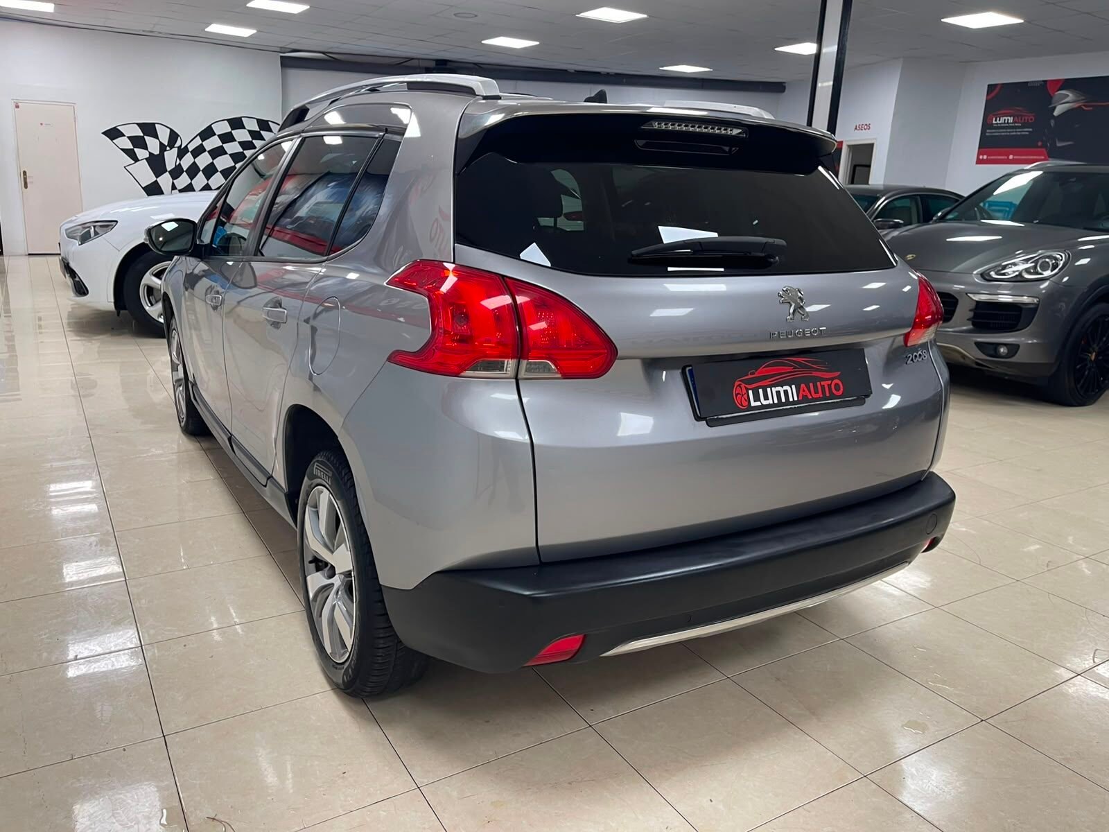 PEUGEOT 2008 1.2 Style
