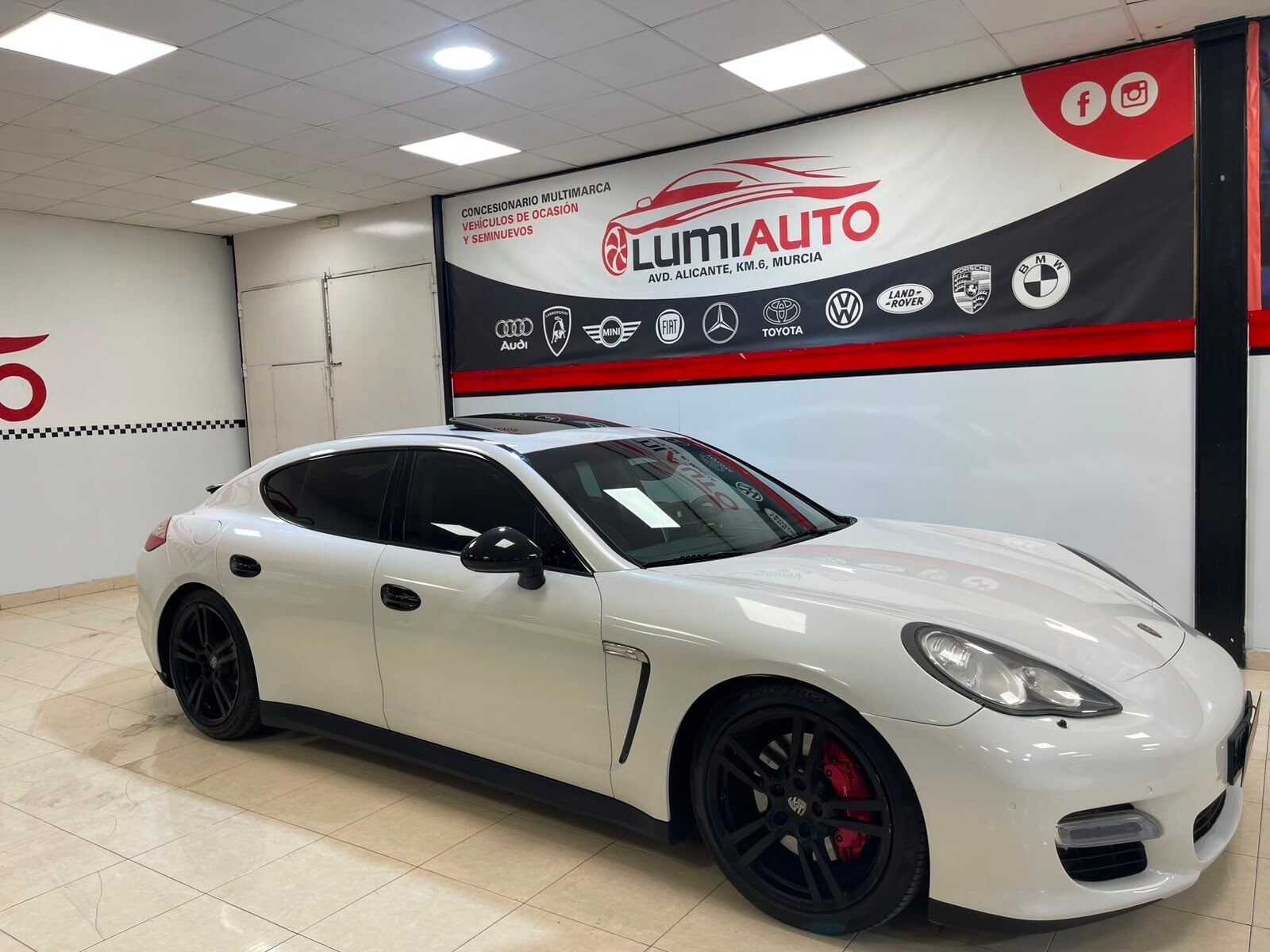 PORSCHE Panamera S