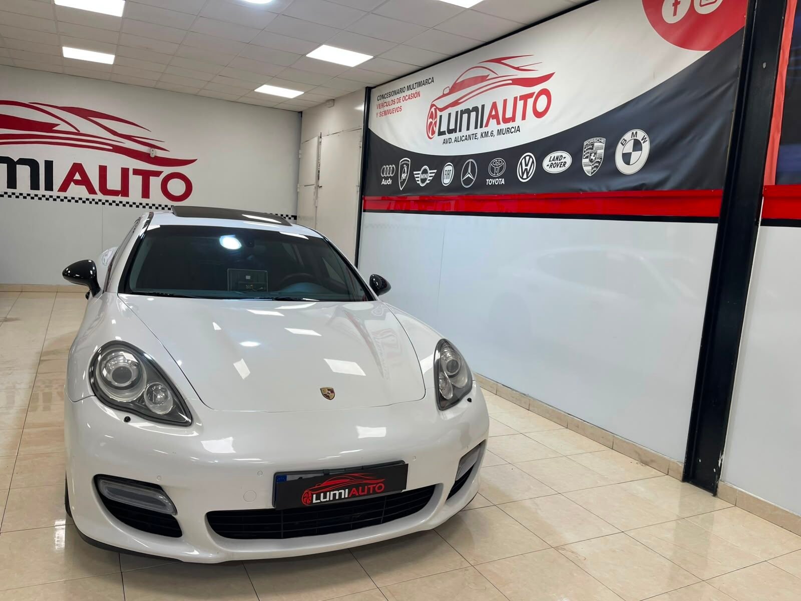 PORSCHE Panamera S