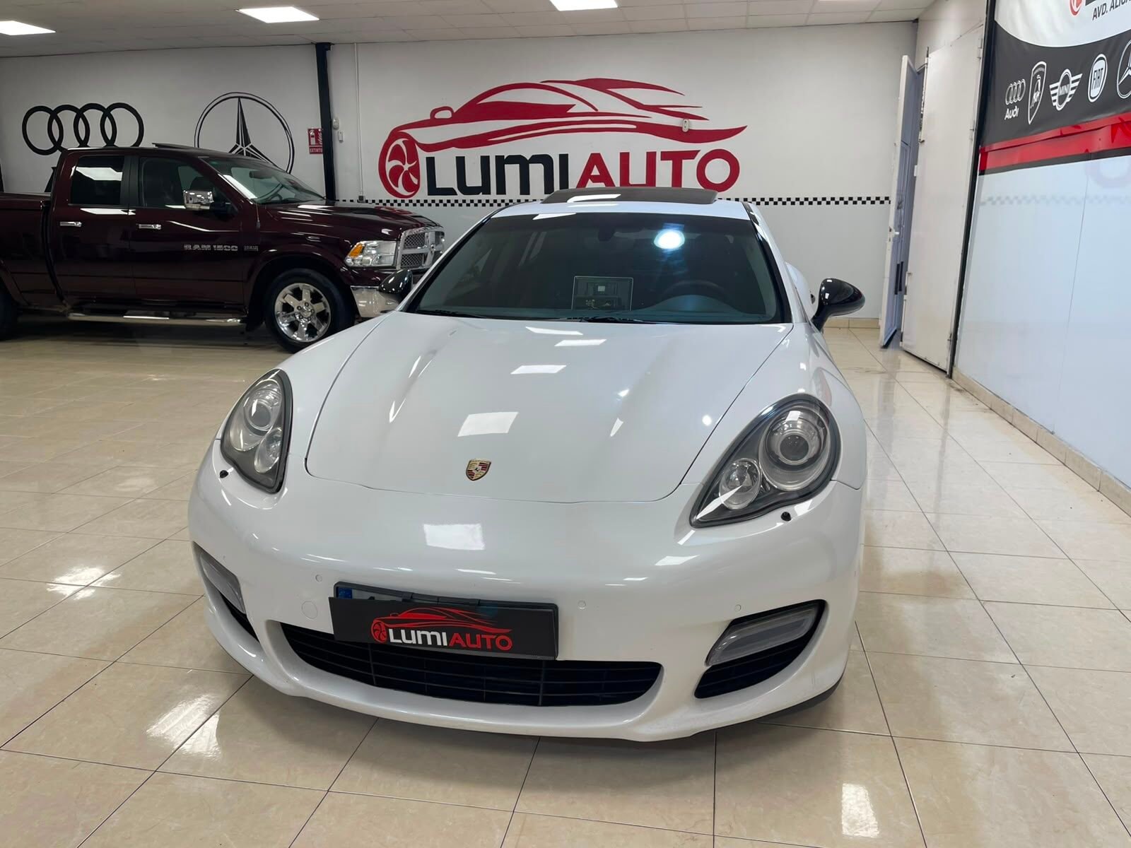 PORSCHE Panamera S