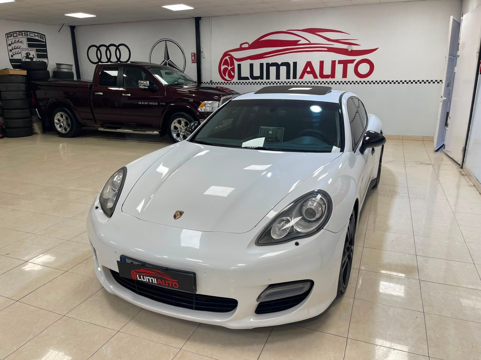 PORSCHE Panamera S
