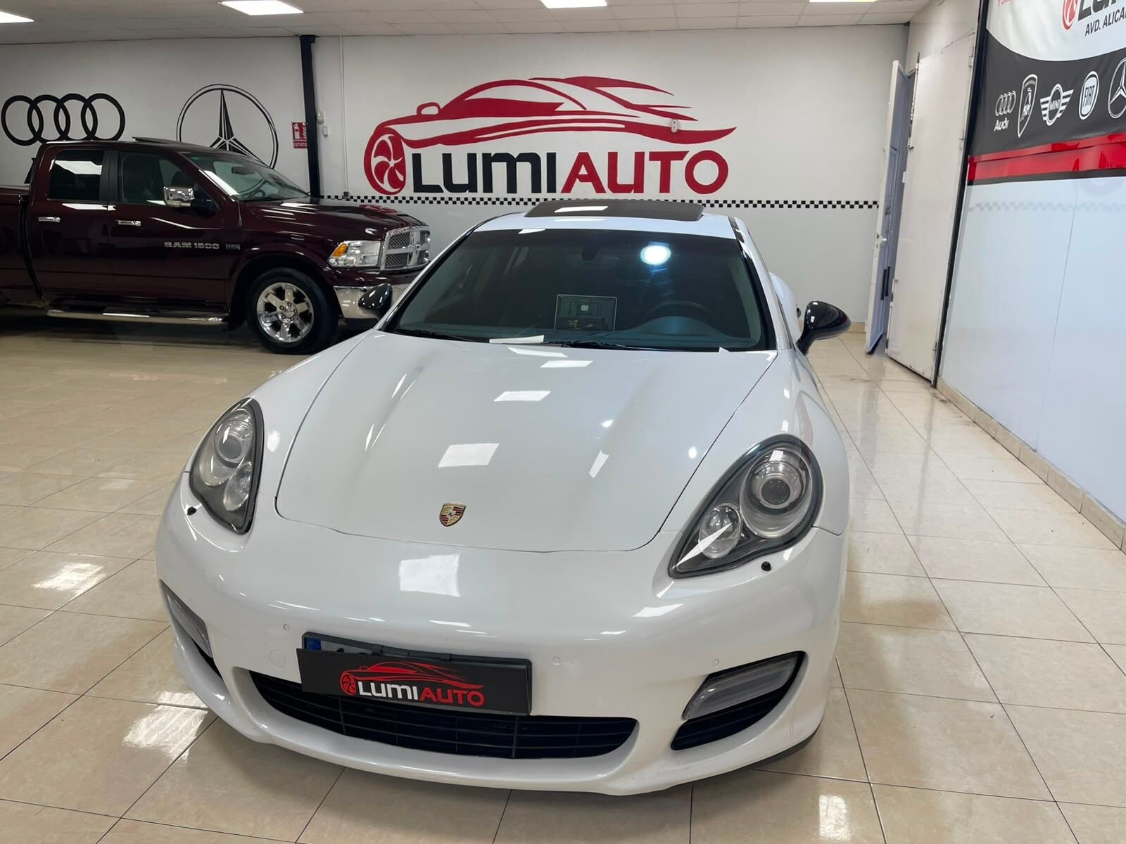 PORSCHE Panamera S