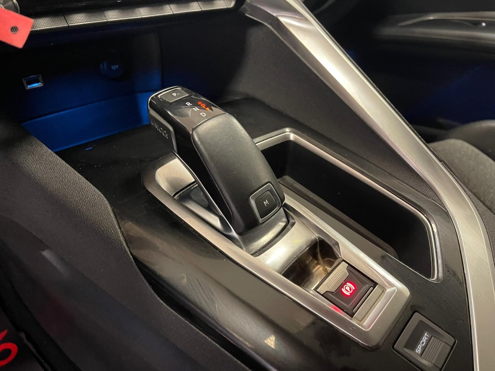 PEUGEOT 3008 1.6 HDI Allure