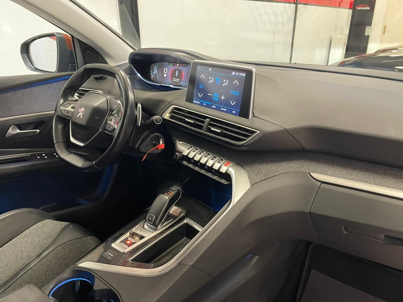 PEUGEOT 3008 1.6 HDI Allure