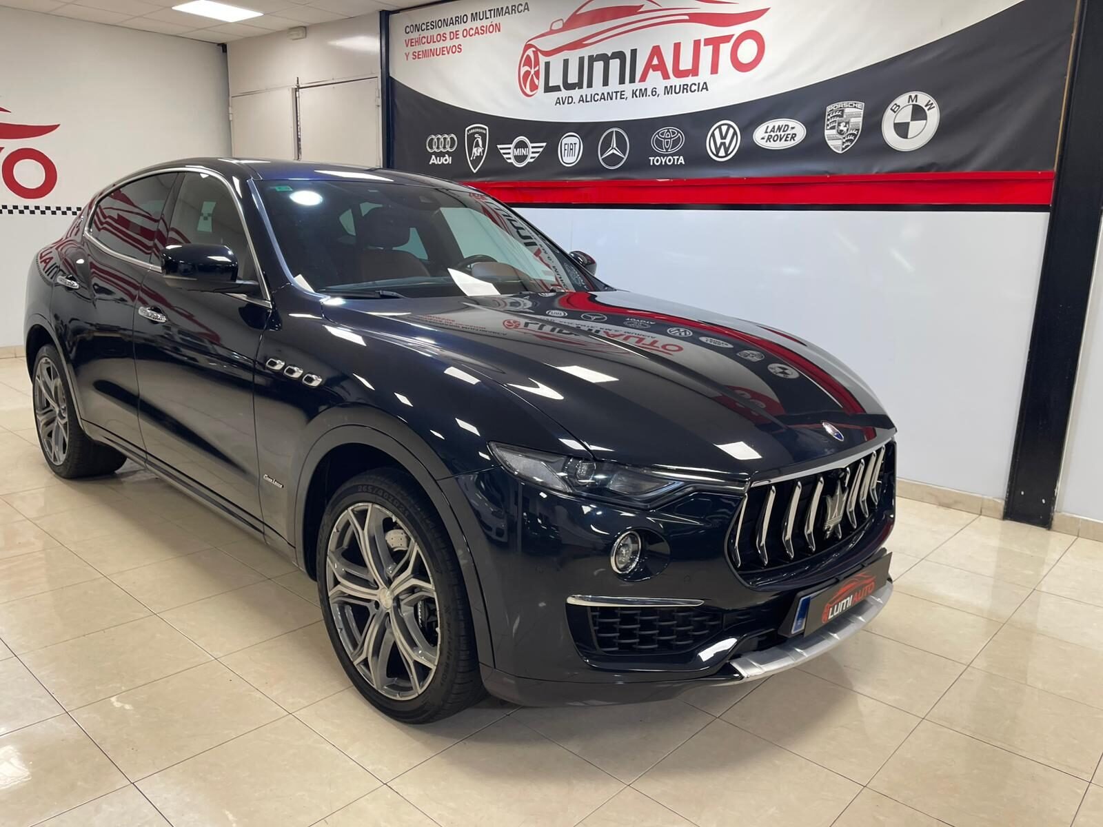 MASERATI Levante GranLusso V6