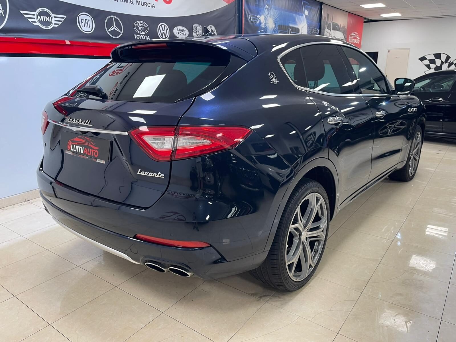 MASERATI Levante GranLusso V6