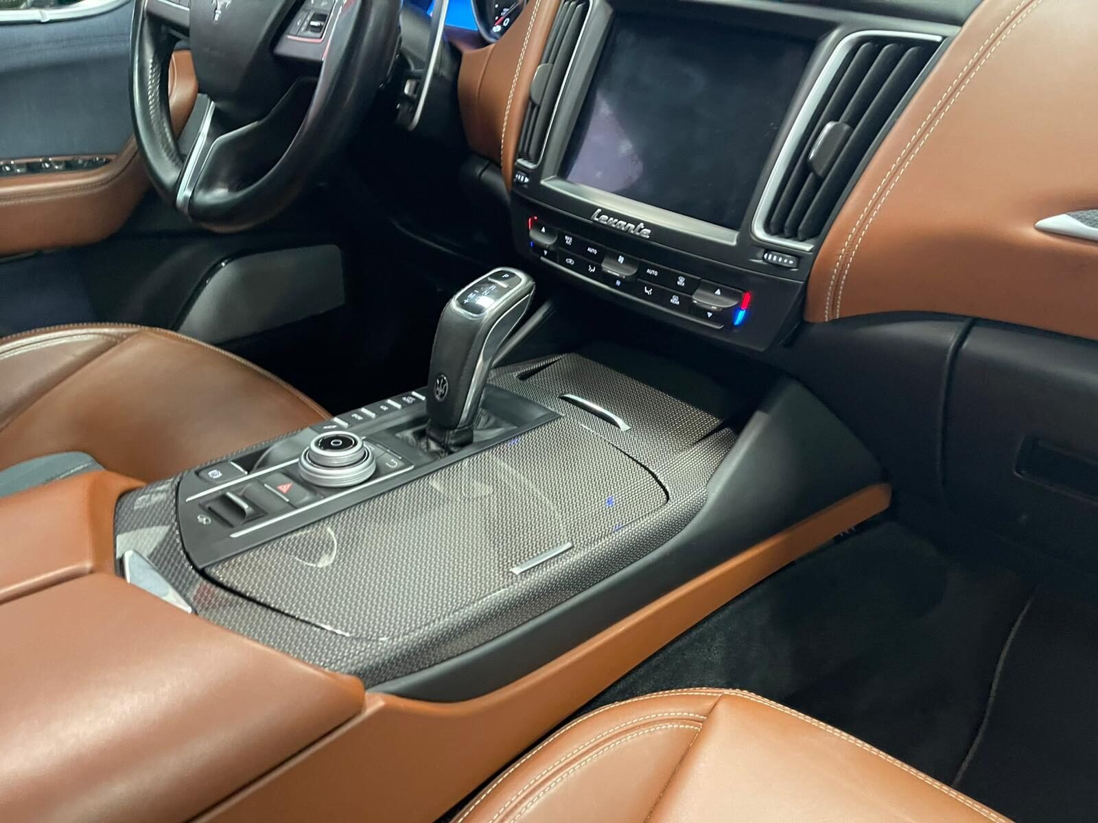 MASERATI Levante GranLusso V6
