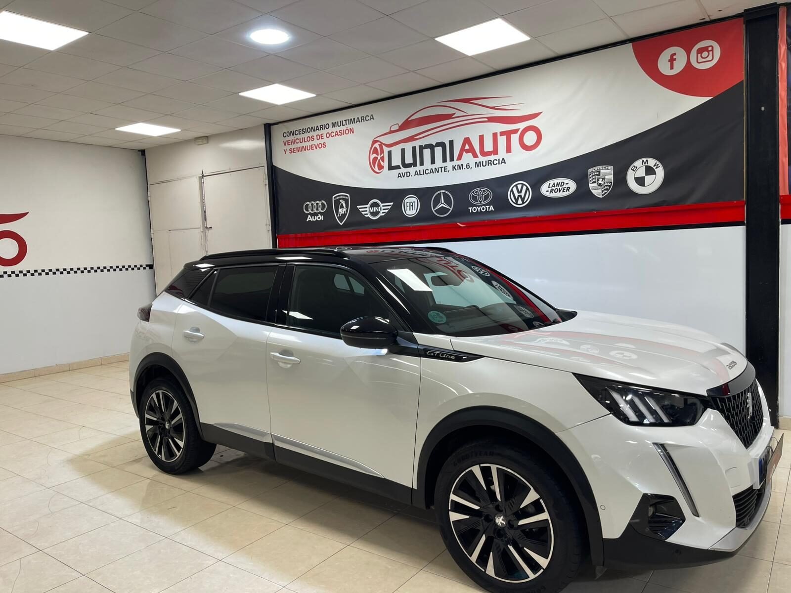 PEUGEOT 2008 1.2 GT-LINE