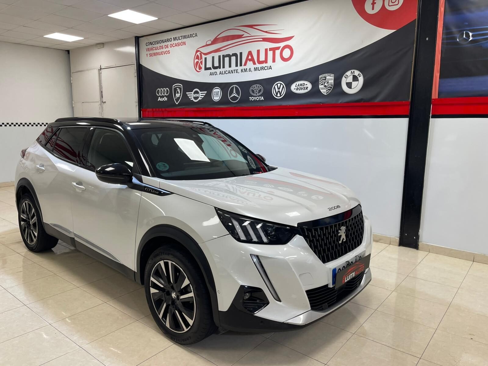 PEUGEOT 2008 1.2 GT-LINE