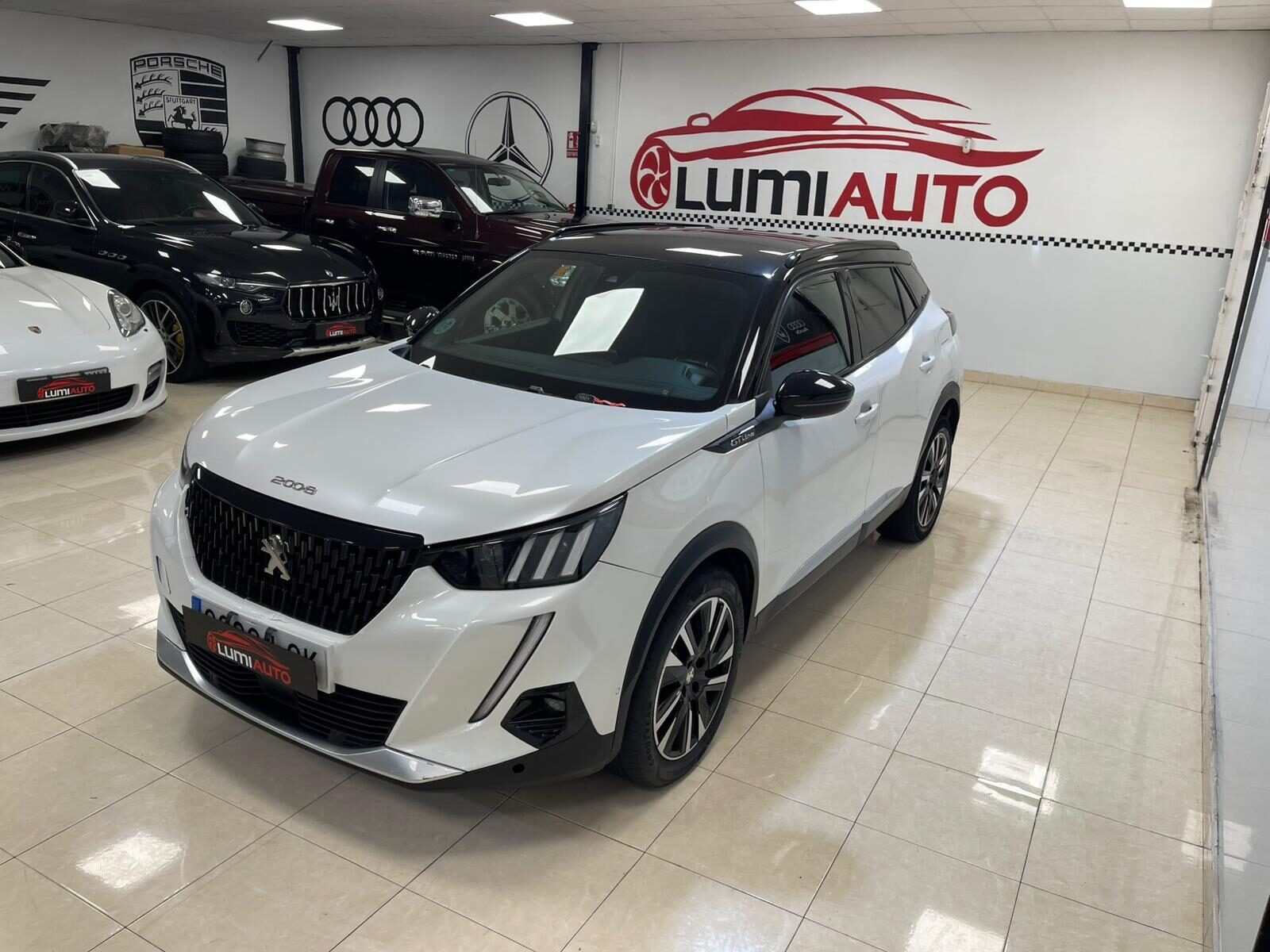 PEUGEOT 2008 1.2 GT-LINE