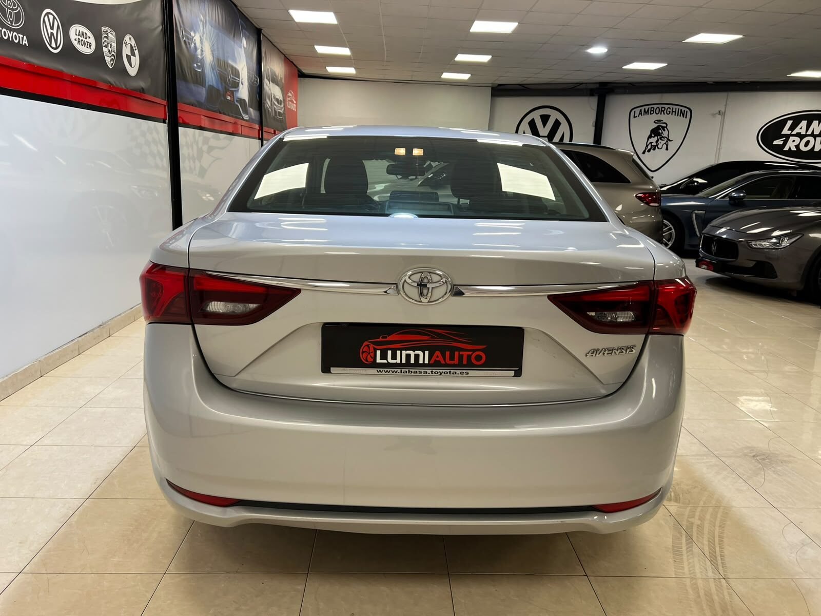 TOYOTA Avensis 1.8 Gasolina
