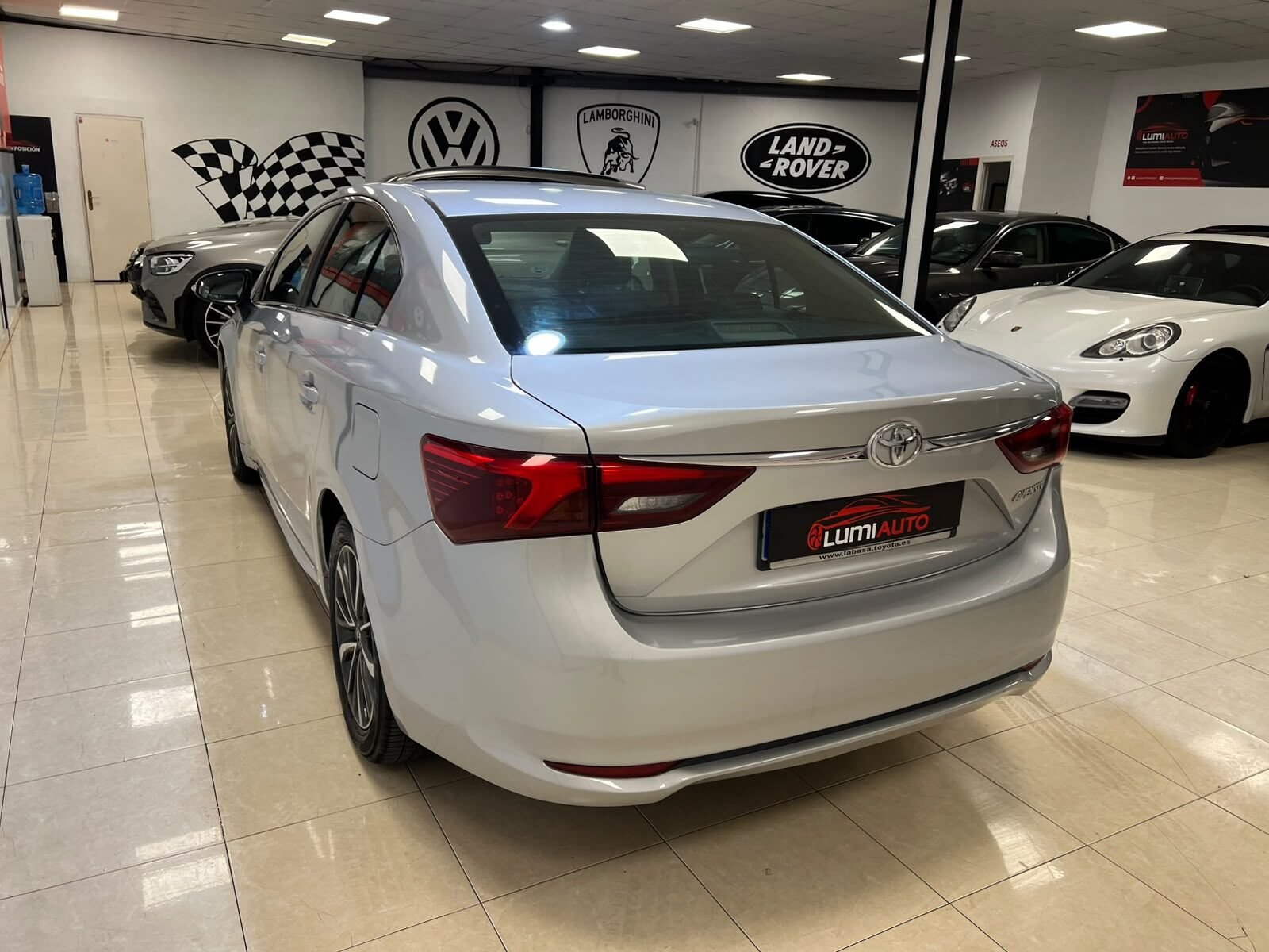 TOYOTA Avensis 1.8 Gasolina