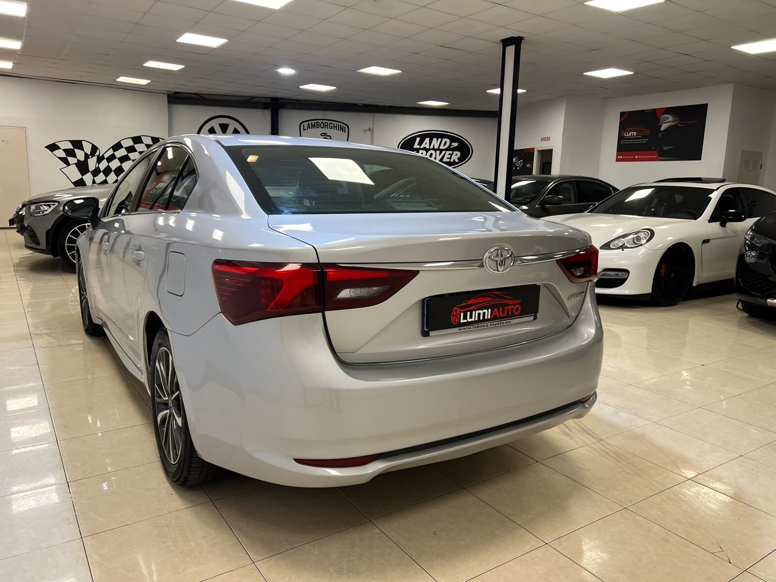 TOYOTA Avensis 1.8 Gasolina