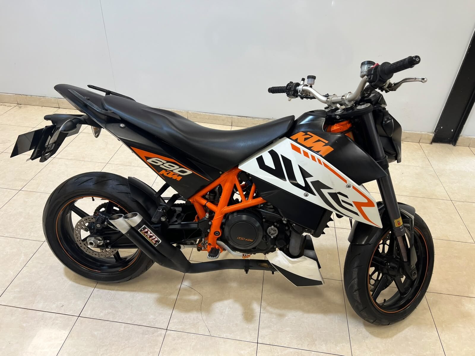 KTM DUKE 690
