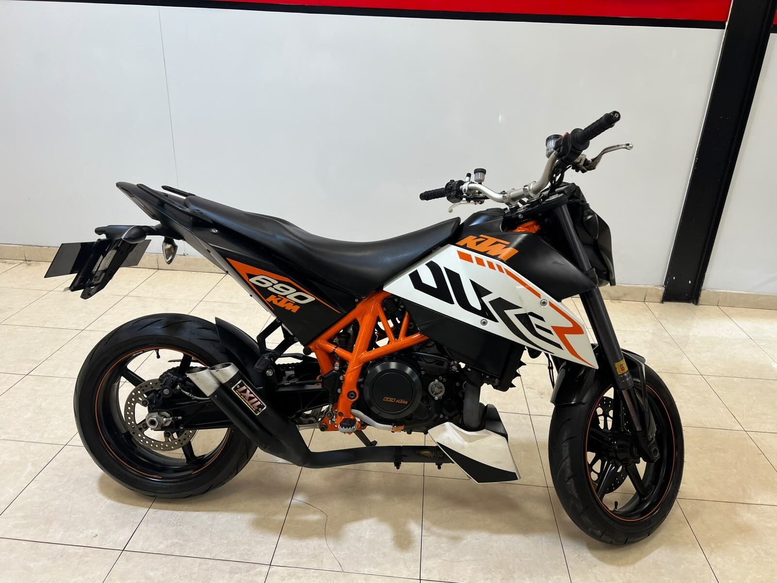 KTM DUKE 690