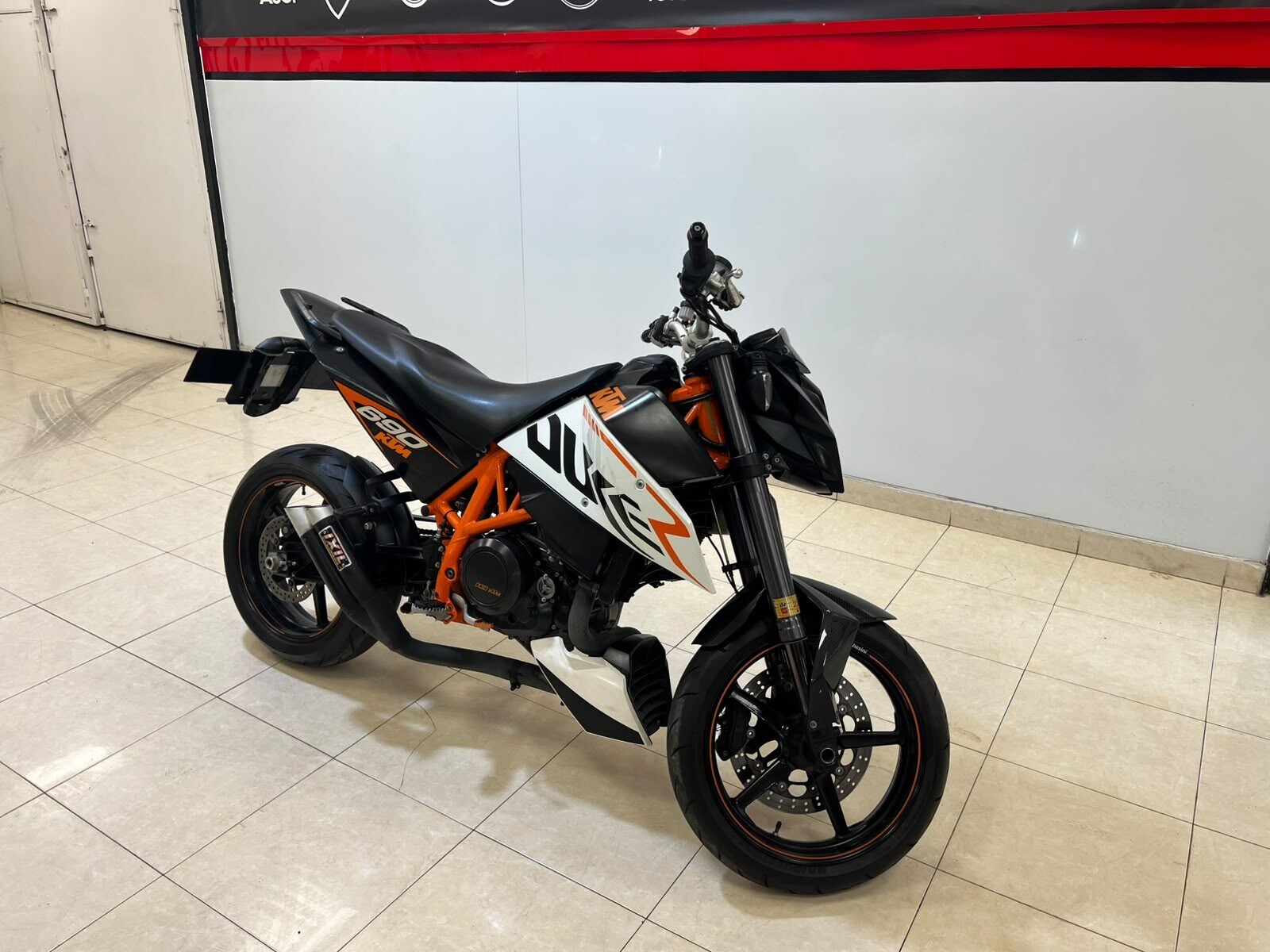 KTM DUKE 690