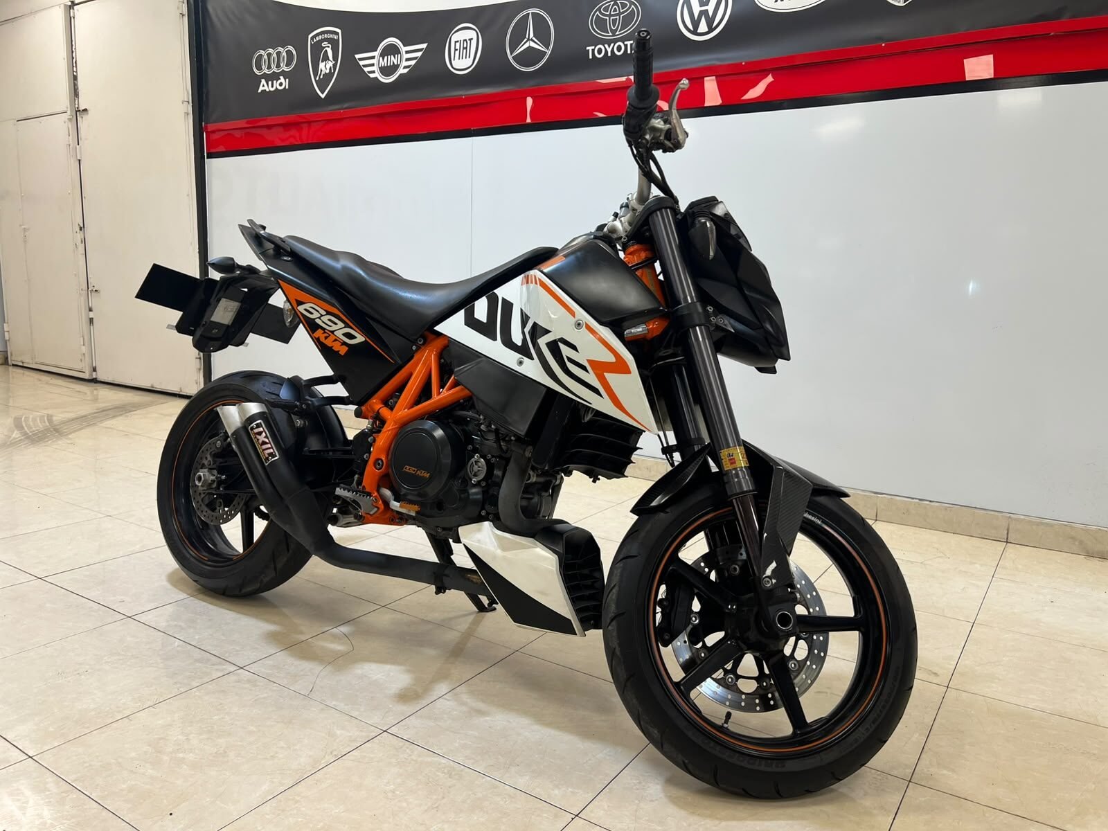 KTM DUKE 690