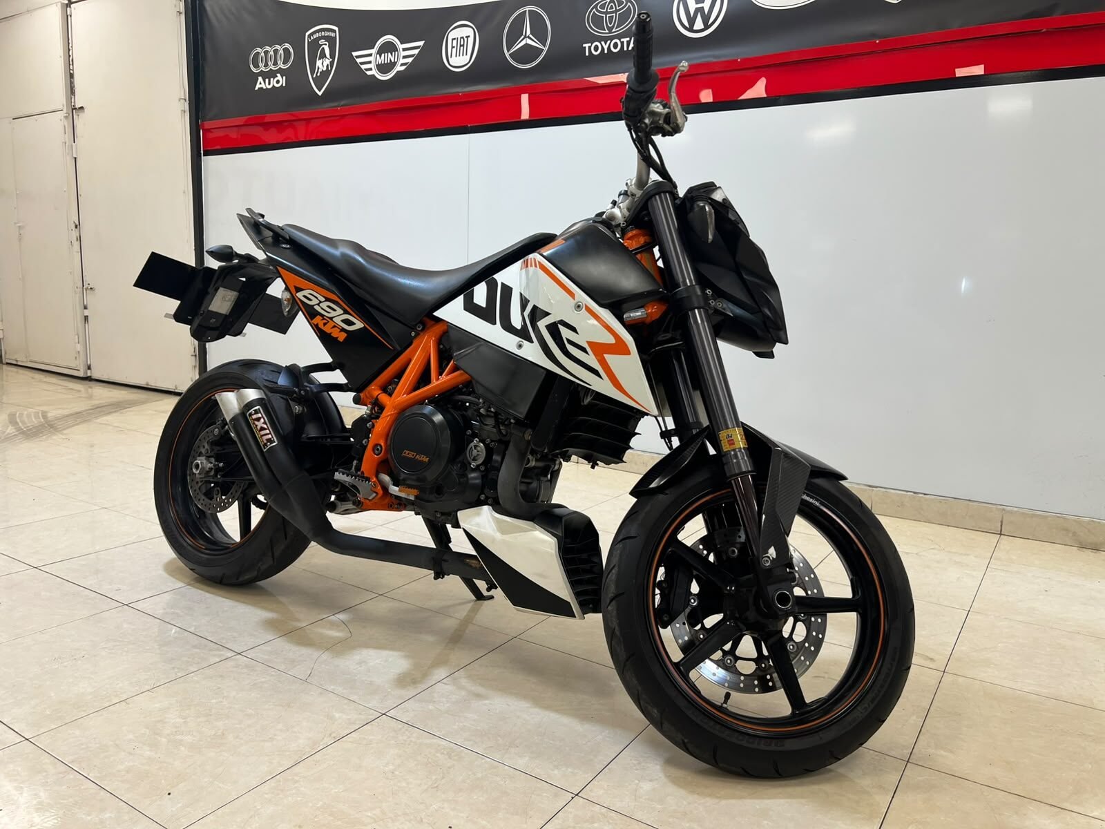 KTM DUKE 690