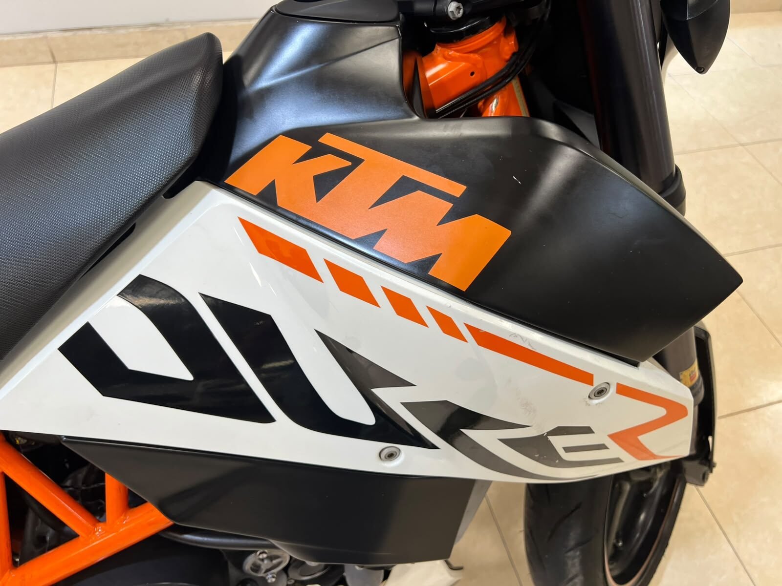 KTM DUKE 690