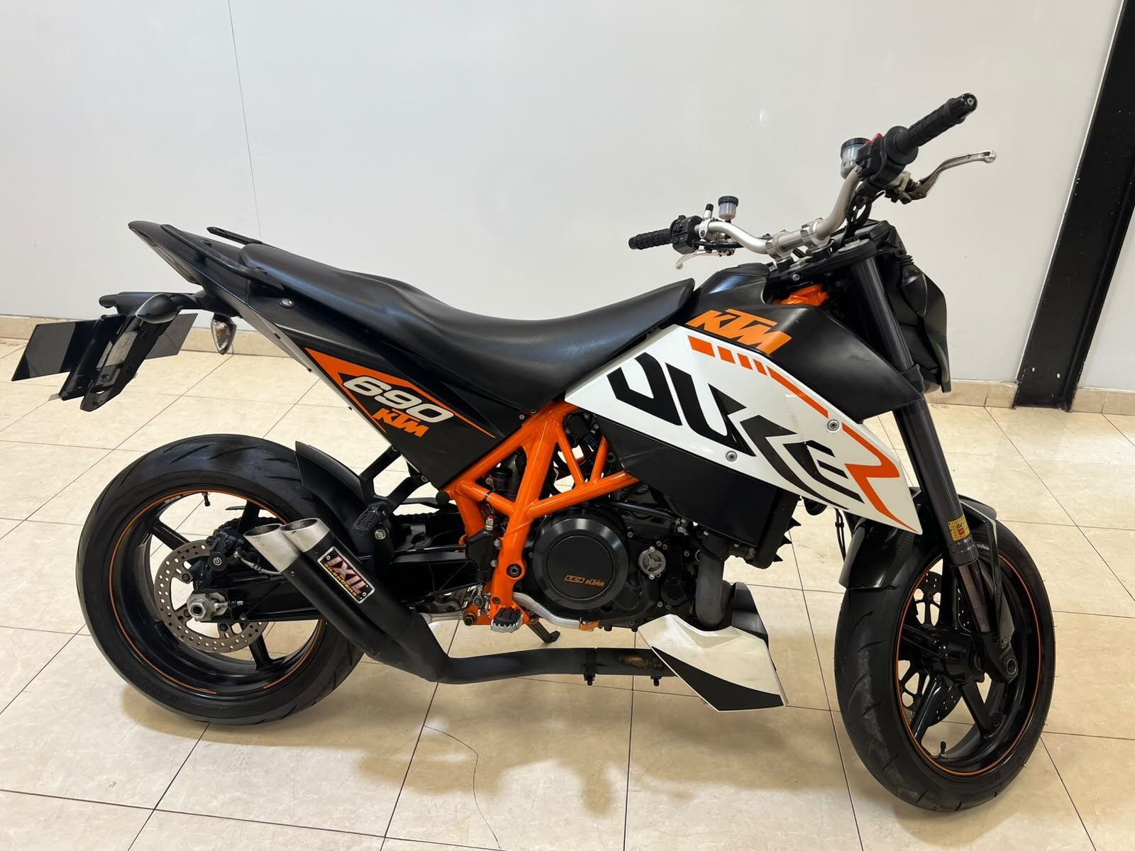 KTM DUKE 690